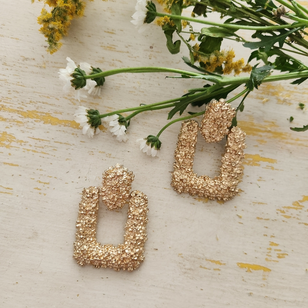 Elegant Gold Textured Earrings